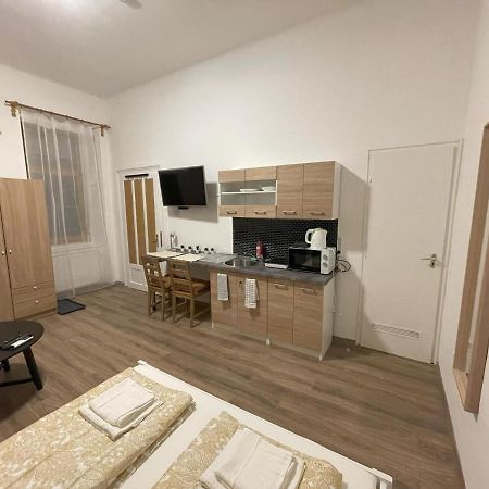 Mano Guesthouse 布达佩斯 外观 照片