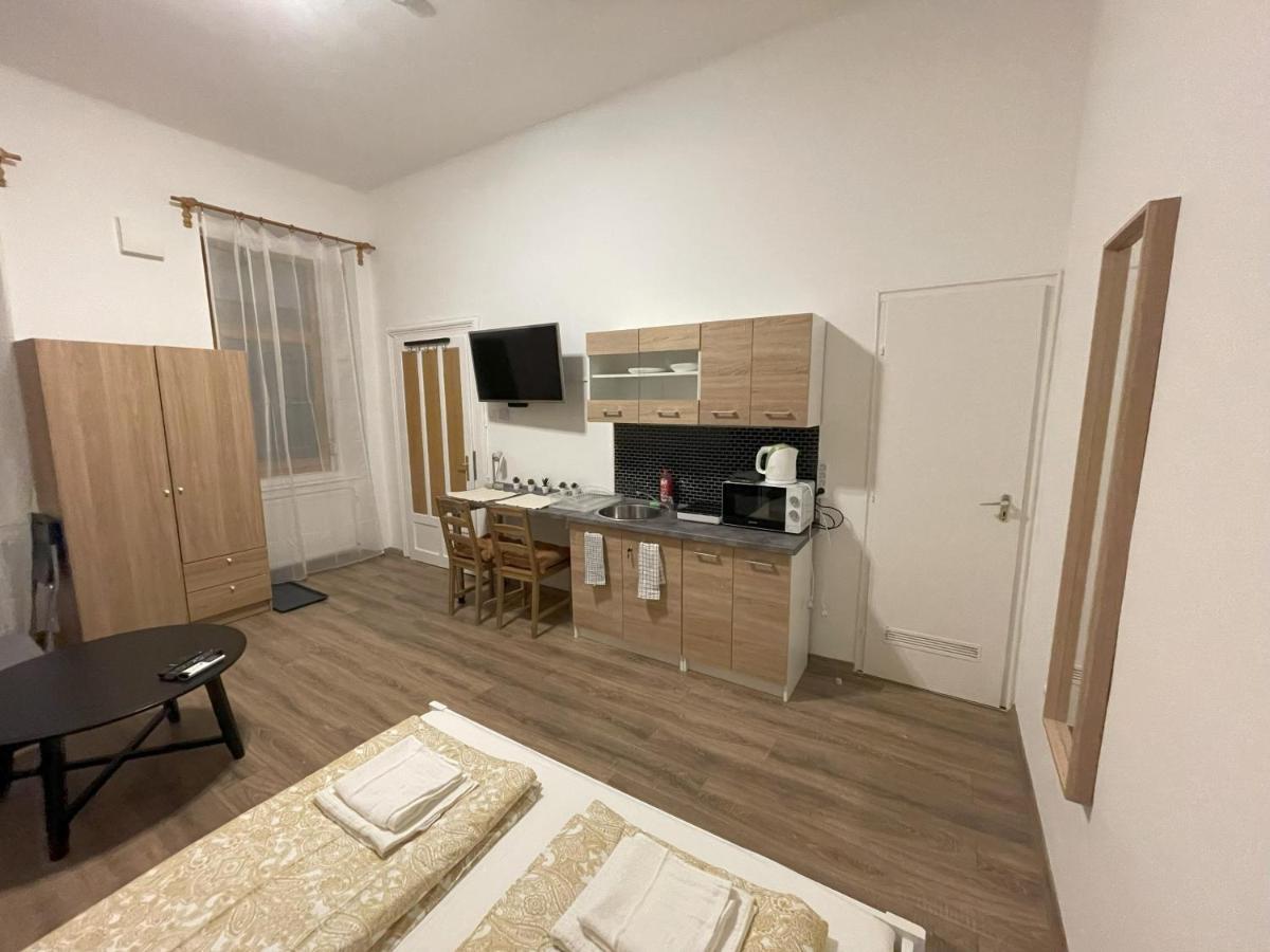 Mano Guesthouse 布达佩斯 外观 照片